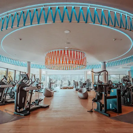 Elegant Luxury With Terrace In Higueron Фуэнхирола