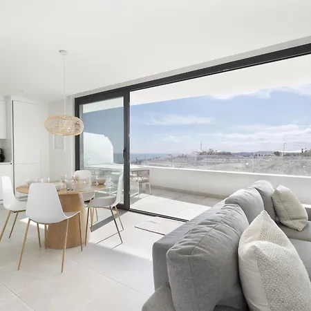 Elegant Luxury With Terrace In Higueron Apartment *