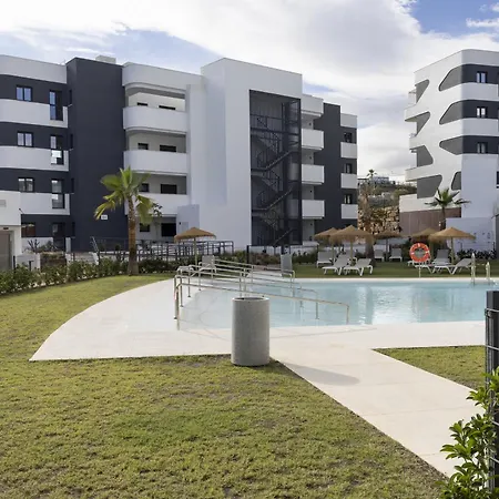 Elegant Luxury With Terrace In Higueron Apartamento