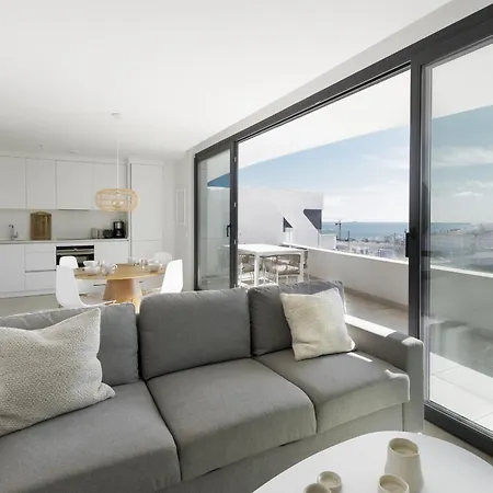 Elegant Luxury With Terrace In Higueron Fuengirola