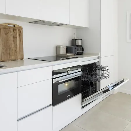 Elegant Luxury With Terrace In Higueron