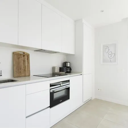 Elegant Luxury With Terrace In Higueron Fuengirola