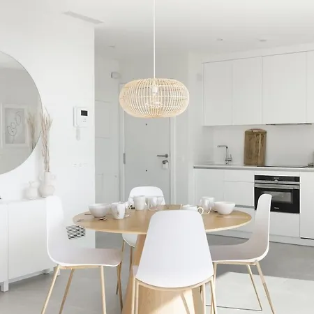Elegant Luxury With Terrace In Higueron
