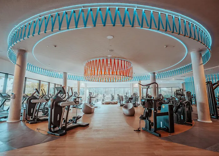 Elegant Luxury With Terrace In Higueron Fuengirola