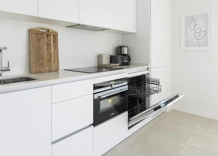 Elegant Luxury With Terrace In Higueron