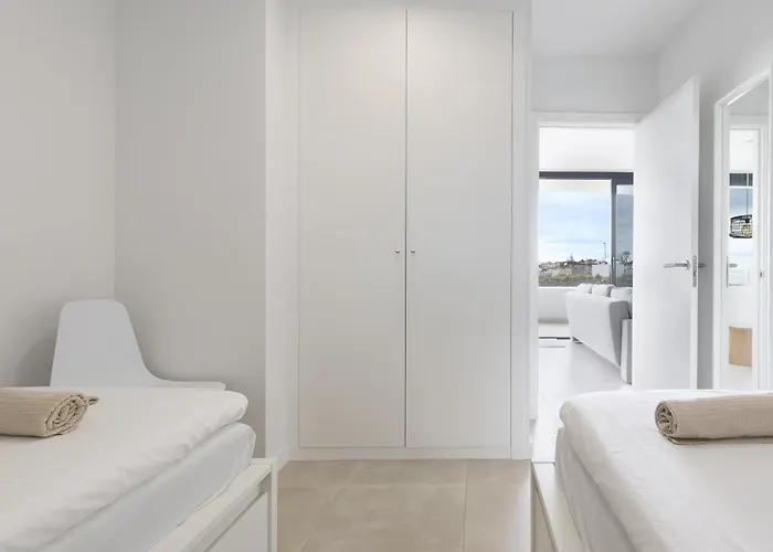 Elegant Luxury With Terrace In Higueron * Fuengirola