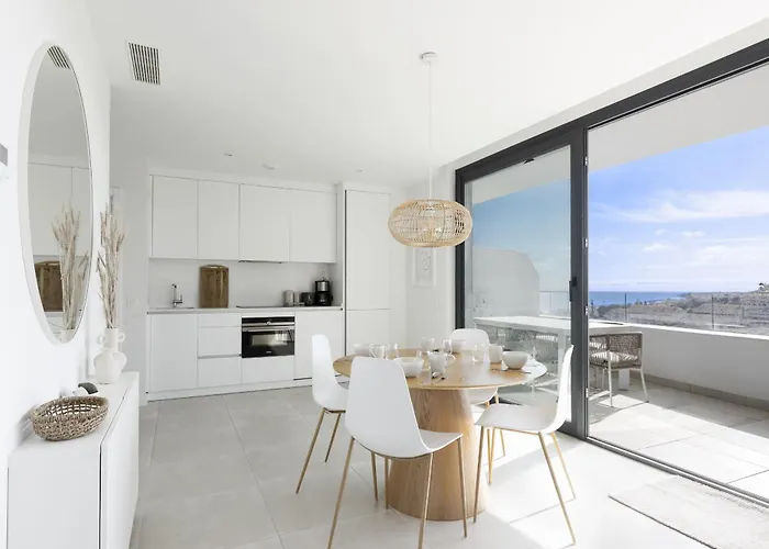 Daire Elegant Luxury With Terrace In Higueron Fuengirola