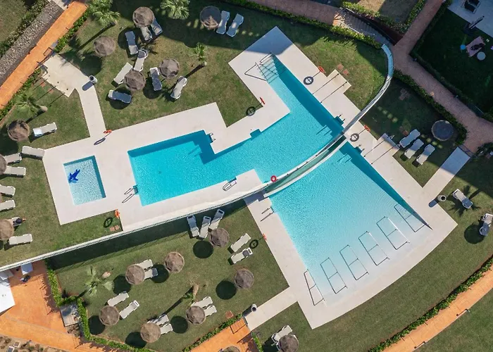 Elegant Luxury With Terrace In Higueron Daire