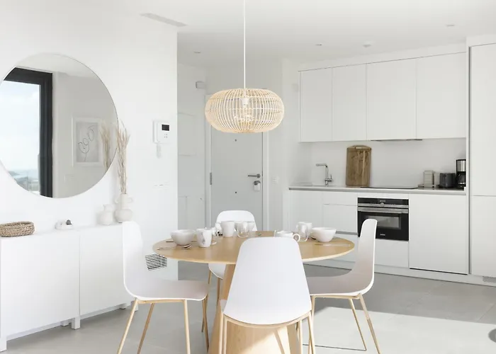 Elegant Luxury With Terrace In Higueron Appartement *